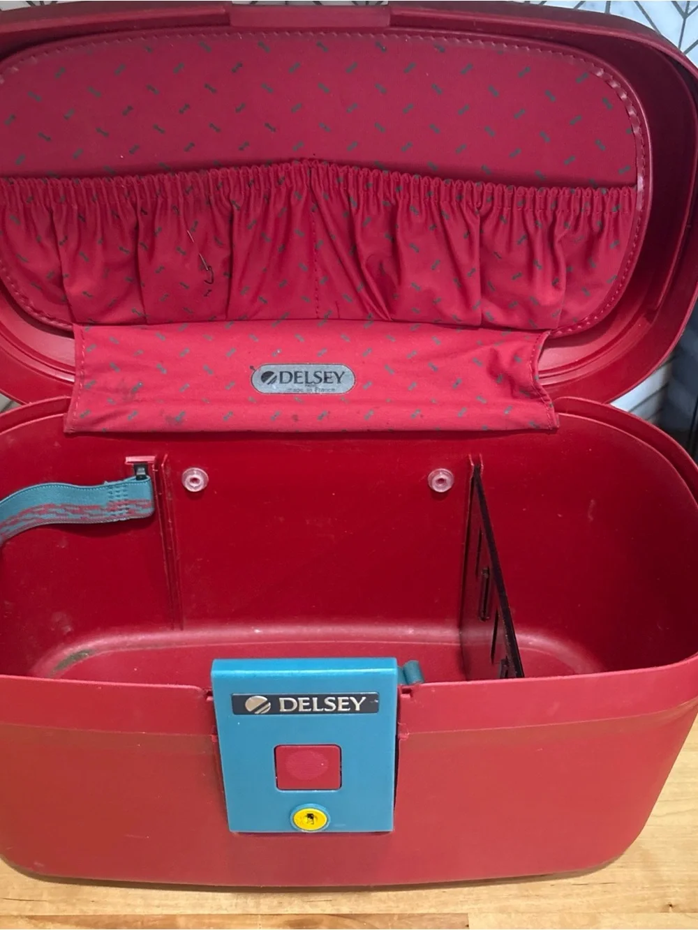 Delsey Luggage Black Cosmetics Tote Carry-on Made In France Vintage